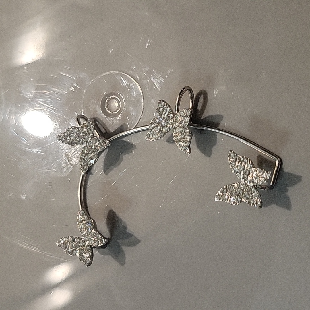 A Ear Cuff